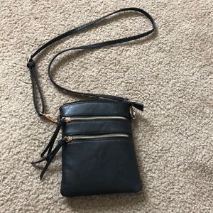 Cute little side black purse/ bag!